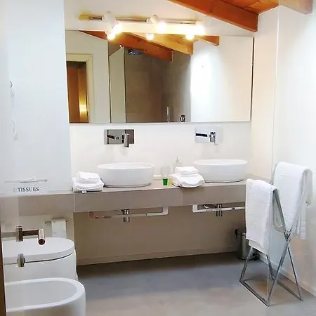 La Maison Di Panzió Bologna